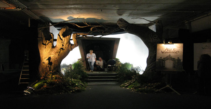 Roadshow Alice in Wonderland